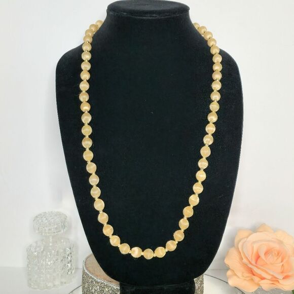 Vintage single strand silk beaded necklace - Picture 1 of 5